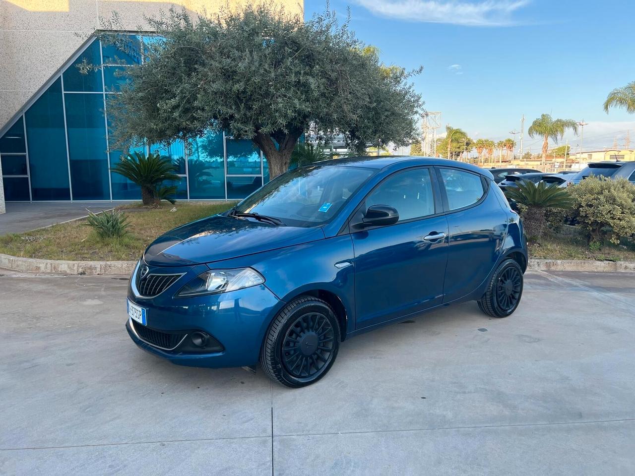 Lancia Ypsilon 1.0 Hybrid Ecochic