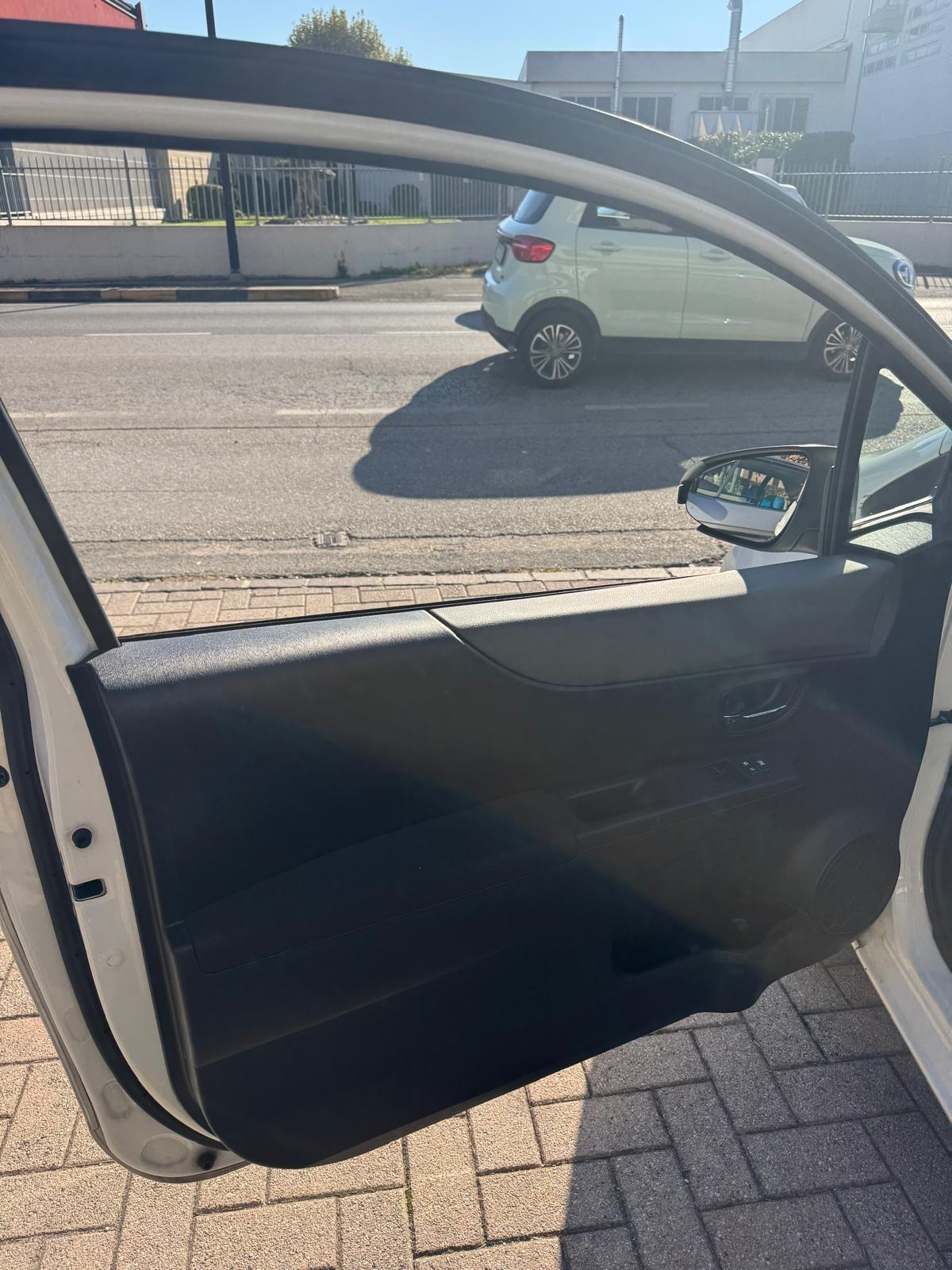 Toyota Yaris 1.4 D-4D 3 porte Style