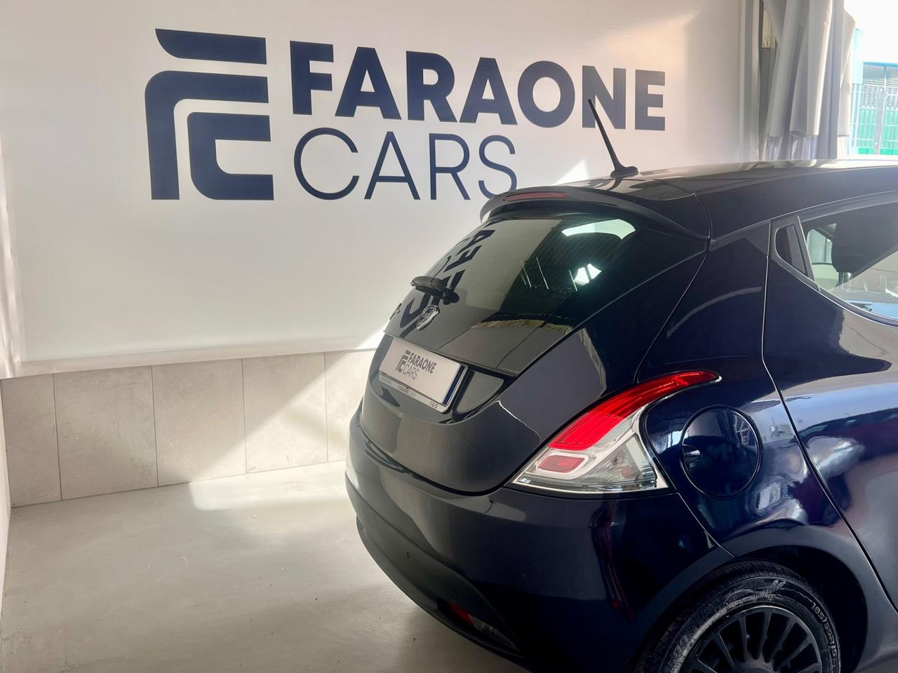 Lancia Ypsilon 1.2 69 CV 5 porte GPL Ecochic Elefantino Blu