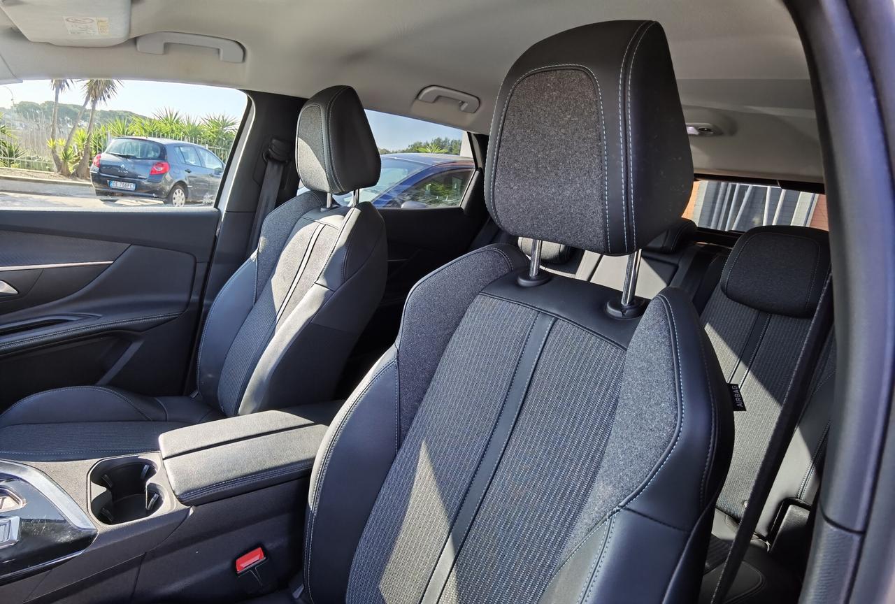 Peugeot 3008 BlueHDi 130 EAT8 Allure Pack