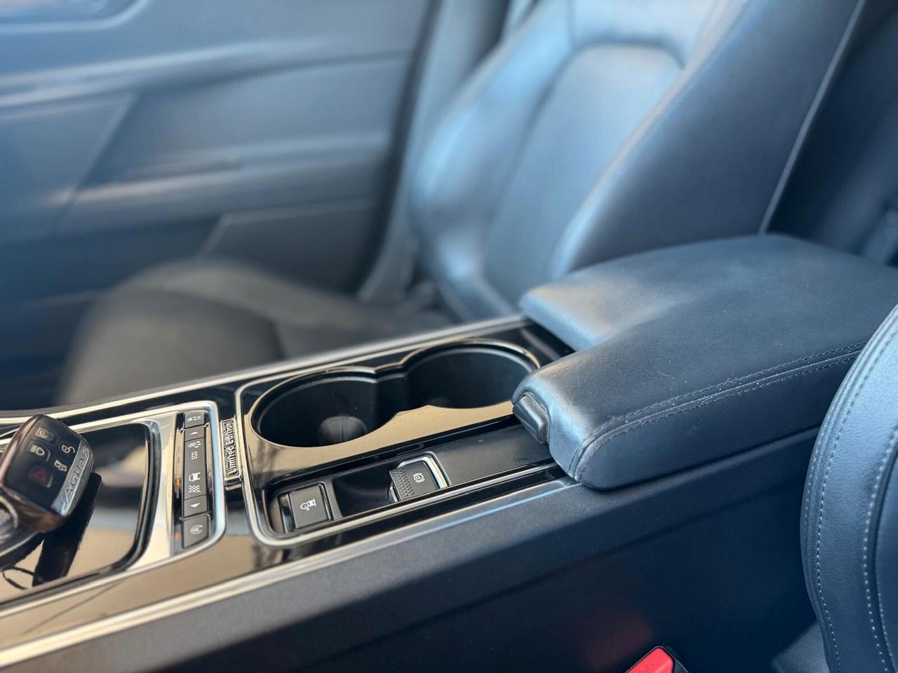 Jaguar XE 2.0 D Turbo 180CV aut. Portfolio
