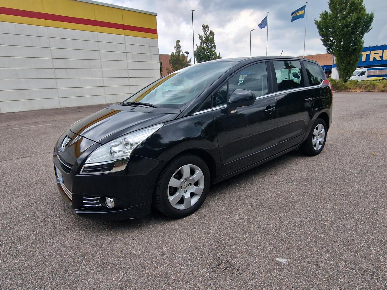 Peugeot 5008 1.6 e-HDi 112CV Stop&Start cambio robotizzato Family