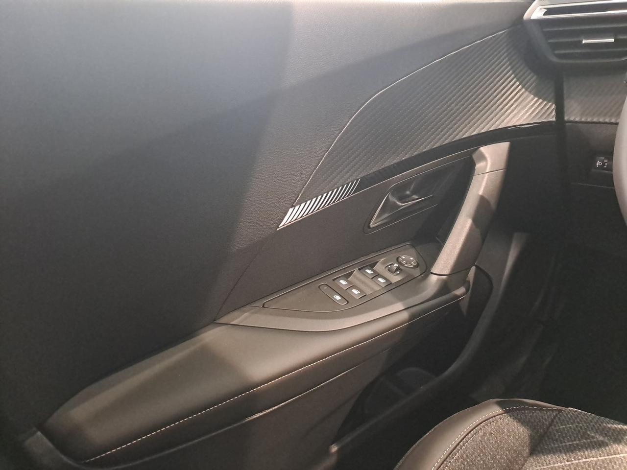 PEUGEOT NUOVO E-2008 - Motore Elettrico 156cv Allure
