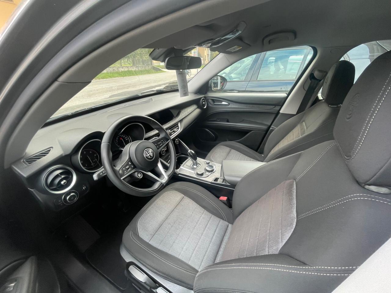 Alfa Romeo Stelvio 2.2 210 CV AT8 Q4 Business