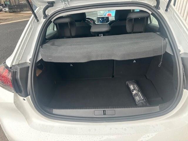 PEUGEOT 208 1,2 2023