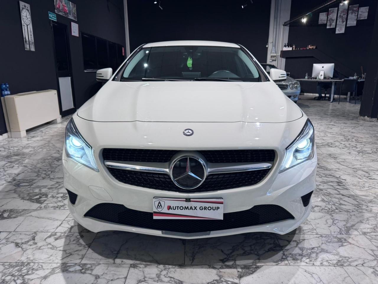 Mercedes-benz CLA 200 d Automatic Premium Dark Night
