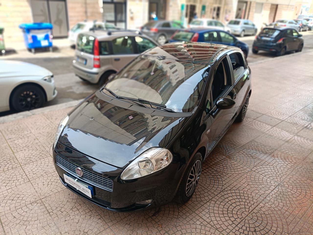 FIAT GRANDE PUNTO 1.2 5PORTE-NEOPATENTATI -Euro 4350