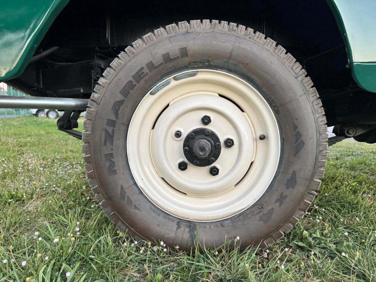 Land Rover Series III 88