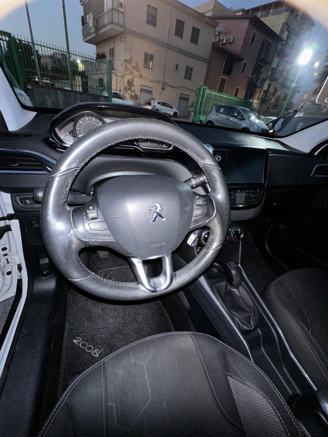 Peugeot 2008 PureTech 82 Allure