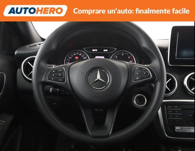 MERCEDES-BENZ A 180 d Automatic Business