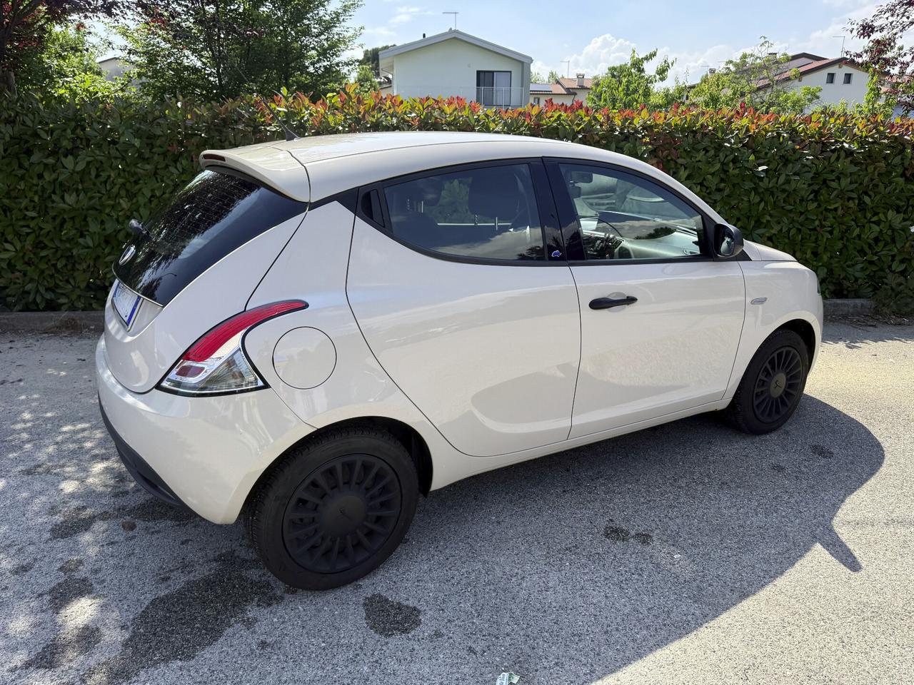 Lancia Ypsilon 1.2 69 CV 5 porte GPL Ecochic Gold