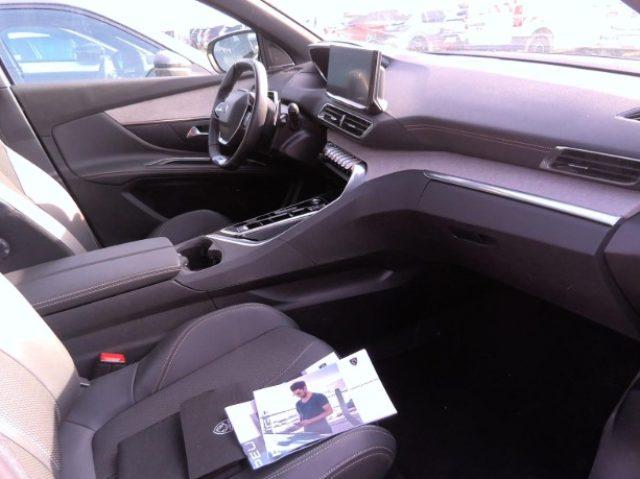 PEUGEOT 5008 Hybrid 136 e-DCS6 GT