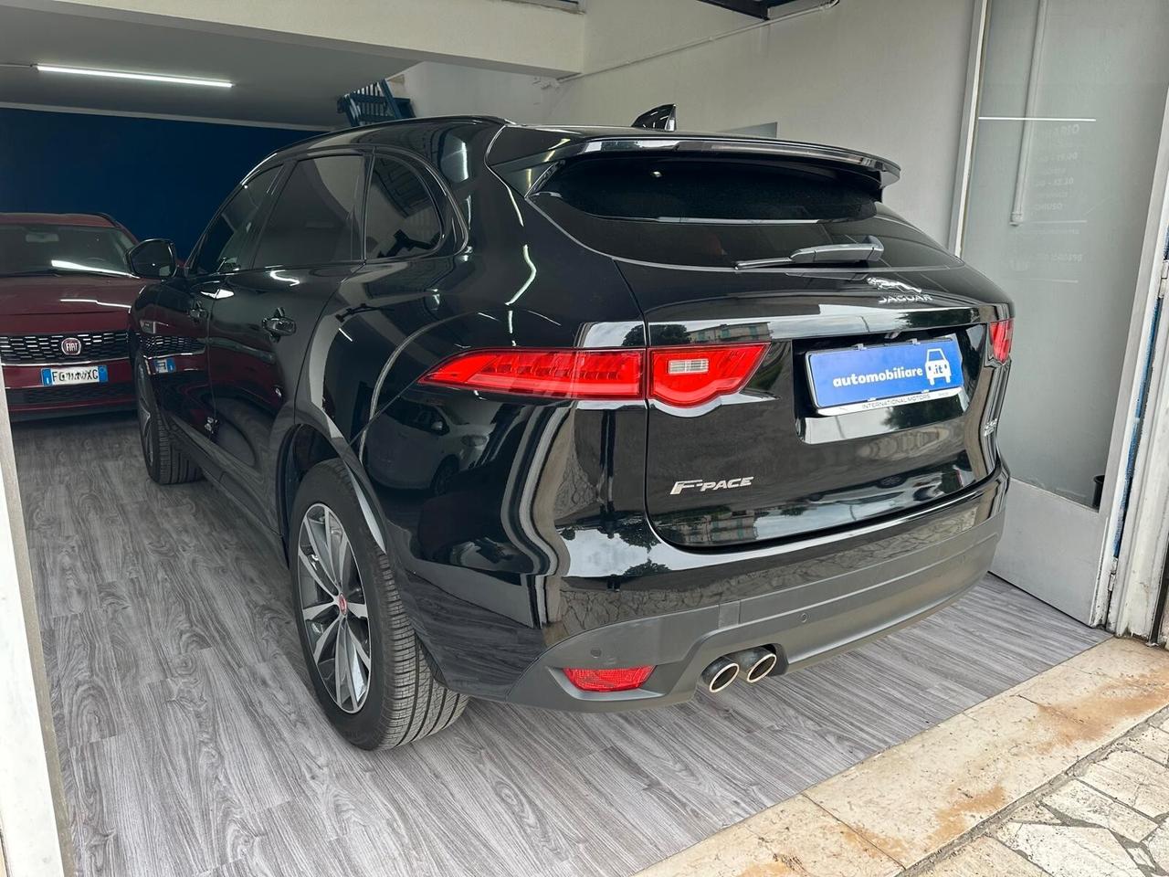 Jaguar F-Pace 2.0 D 180 CV AWD aut. R-Sport