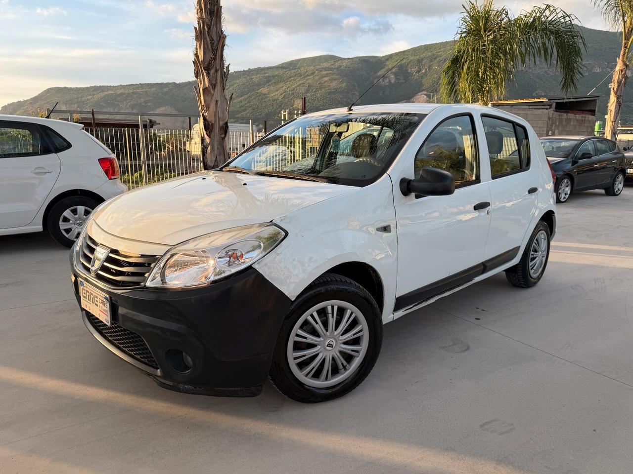 DACIA SANDERO ANNO 2012 1.2 BENZINA/GPL 75 CV