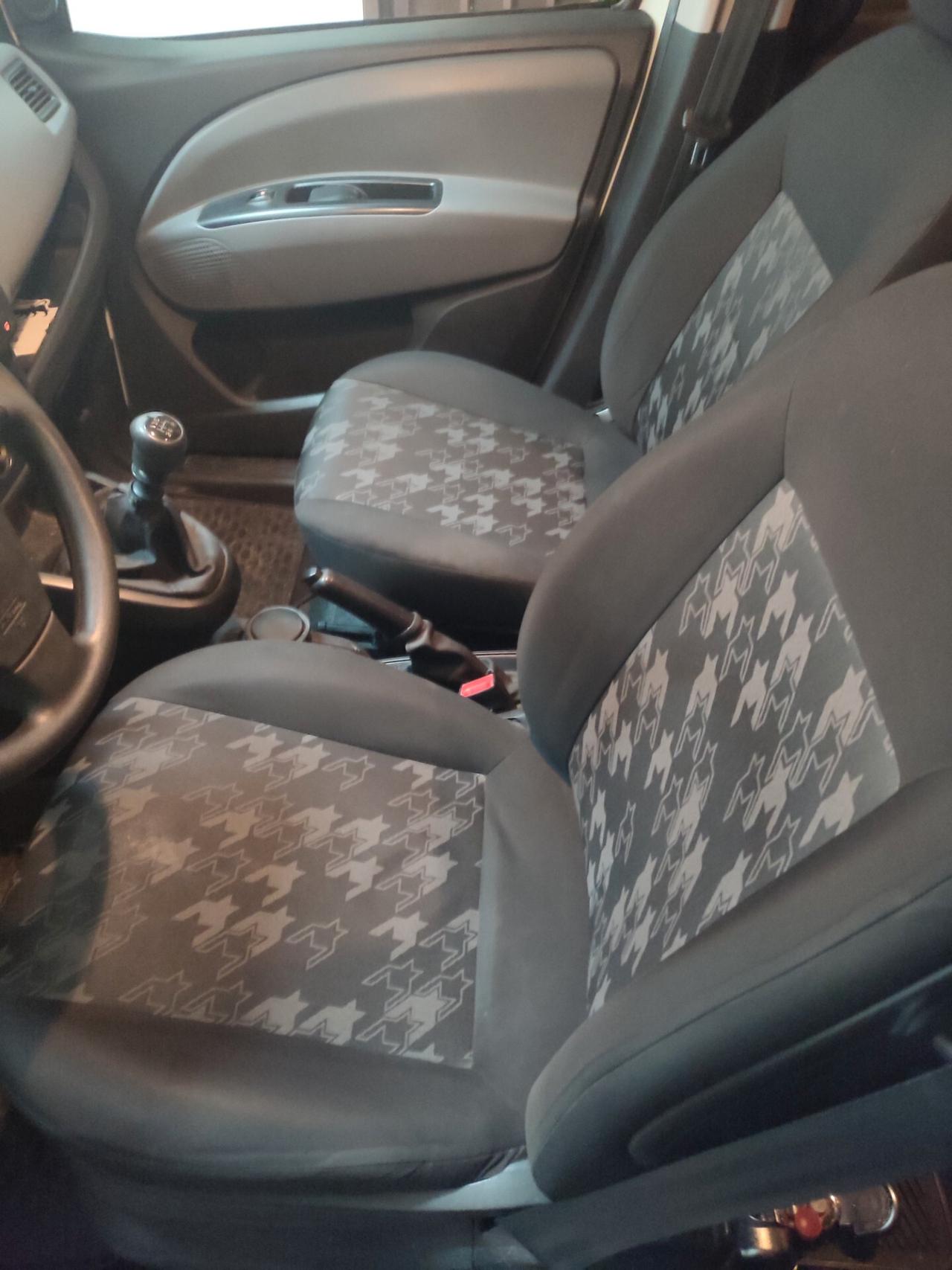 OPEL COMBO 1.4BENZINA 2017 EURO6B PEDANA DISABILI ELETTRICA