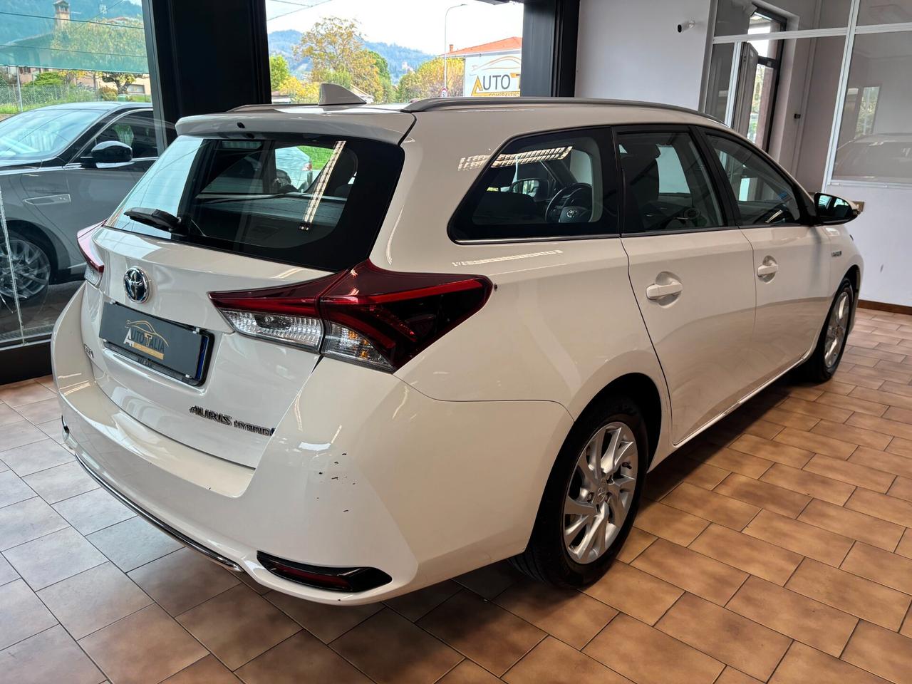 Toyota Auris Touring Sports 1.8h *EURO6B