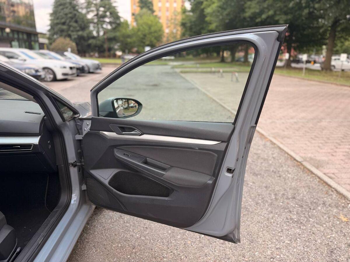 Volkswagen Golf 2.0 tdi Life 115cv dsg