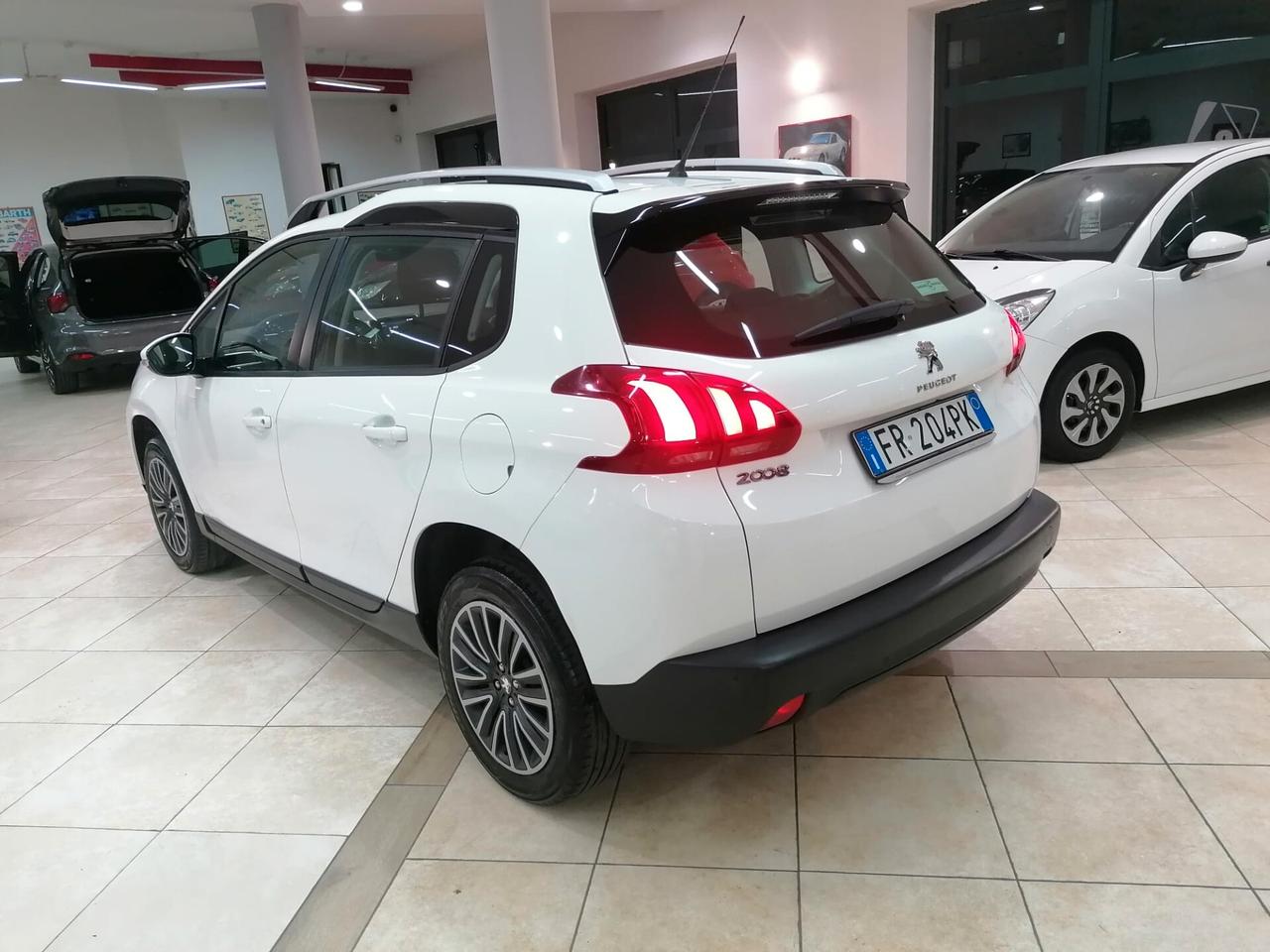 PEUGEOT 2008 1.2 BENZINA PURE TECH ALLURE(ADATTA NEOPATENTATI)