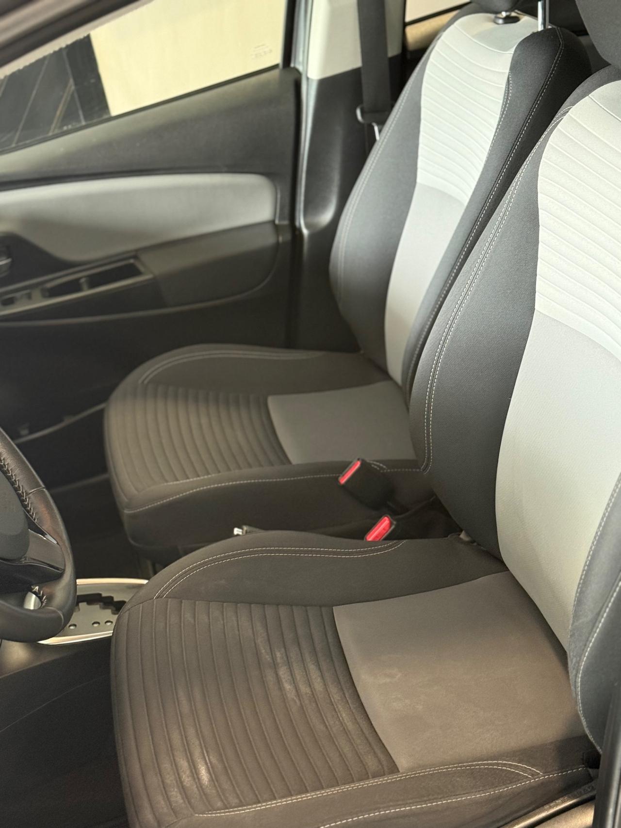 Toyota Yaris 1.5 Hybrid 5 porte Business