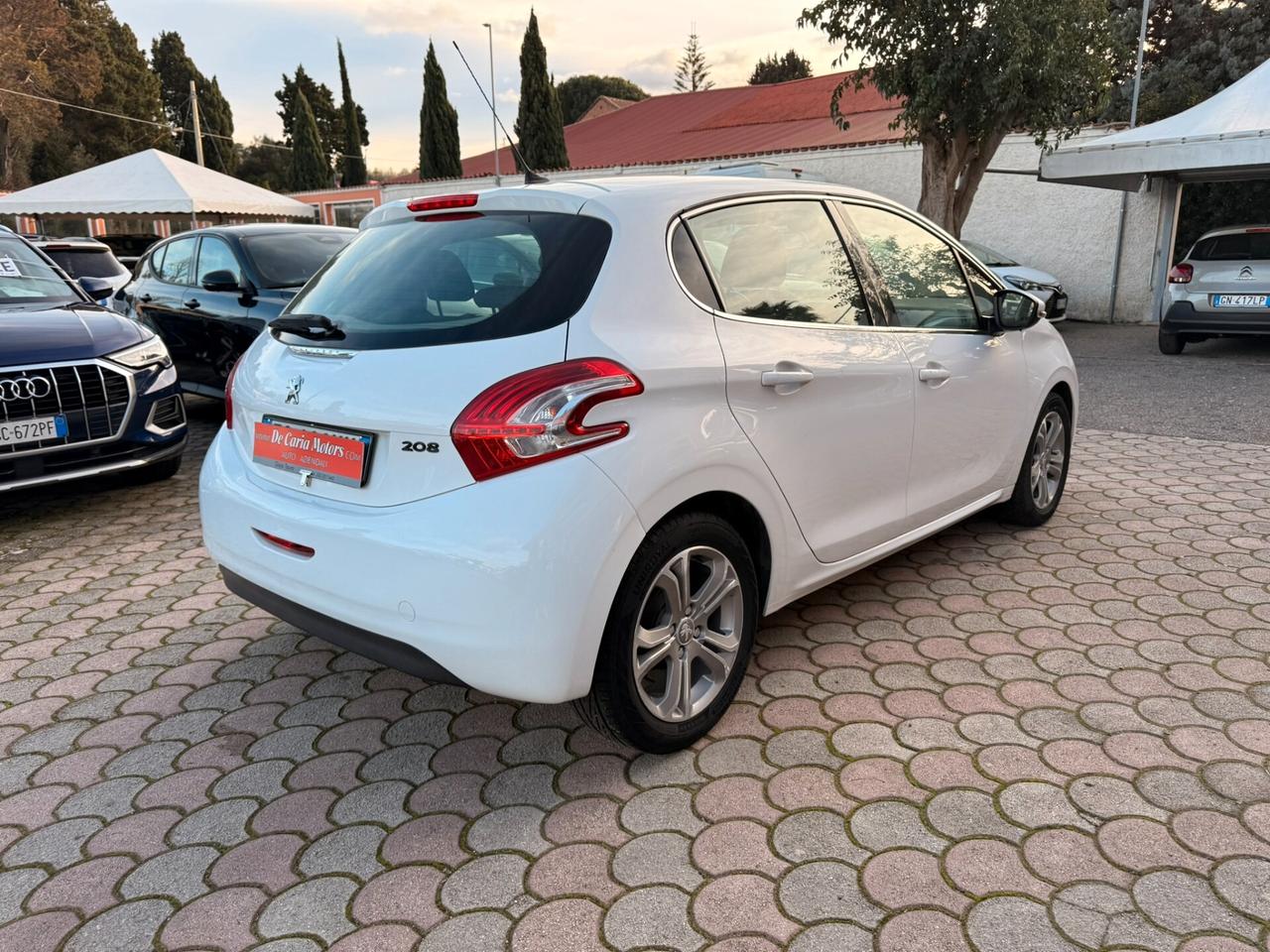 Peugeot 208 1.4 HDi 68CV Allure - 2013