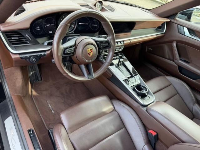 PORSCHE 992 Carrera 4S