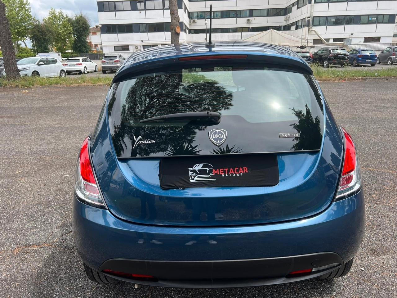 Lancia Ypsilon 1.0 FireFly 5 porte S&S Hybrid Ecochic Silver