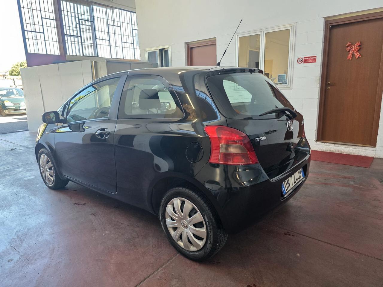Toyota Yaris 1.3 3 PORTE SOL NEOPAT 83.000KM