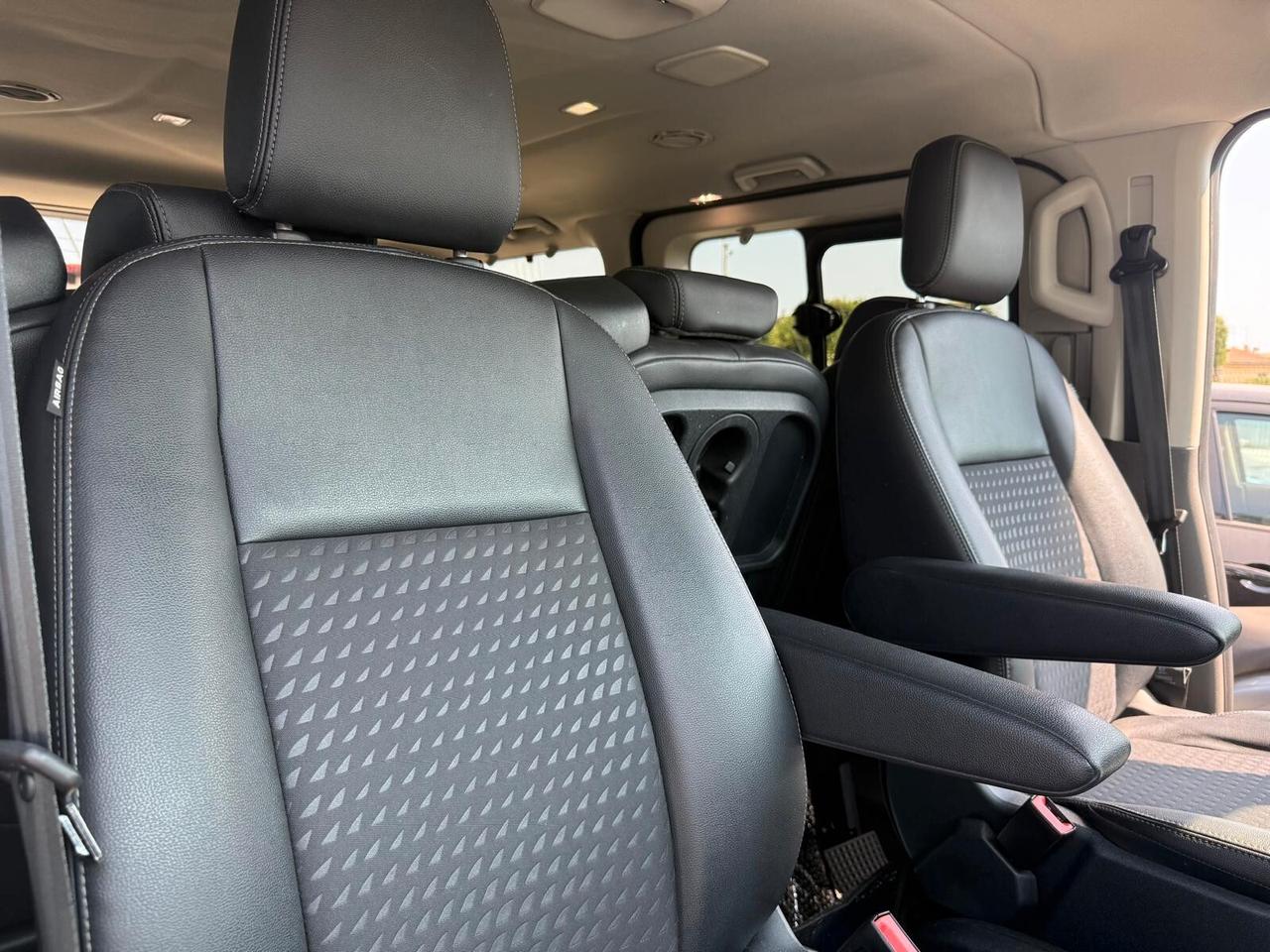 Ford Tourneo Custom 320 2.0 EcoBlue 170CV aut. PC Sport
