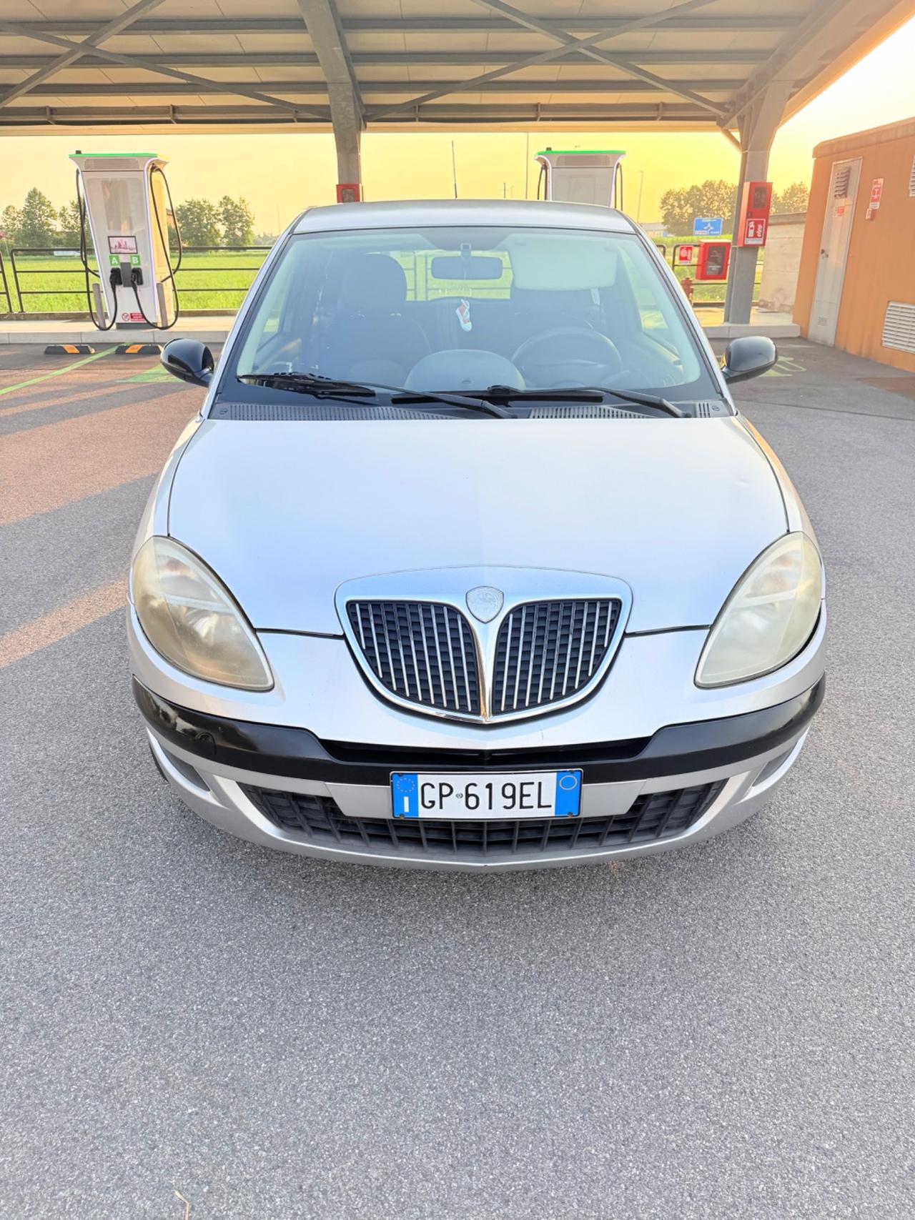 Lancia Ypsilon 1.2 Oro Plus