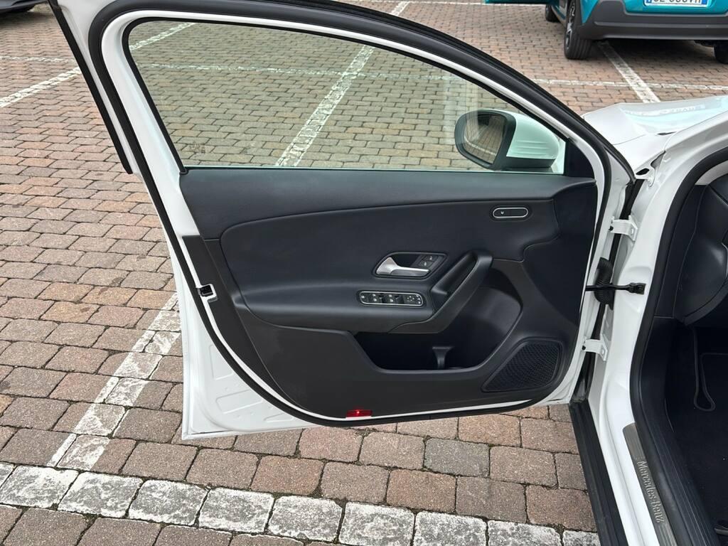 Mercedes Classe A 180 180 D Advanced 8G-DCT