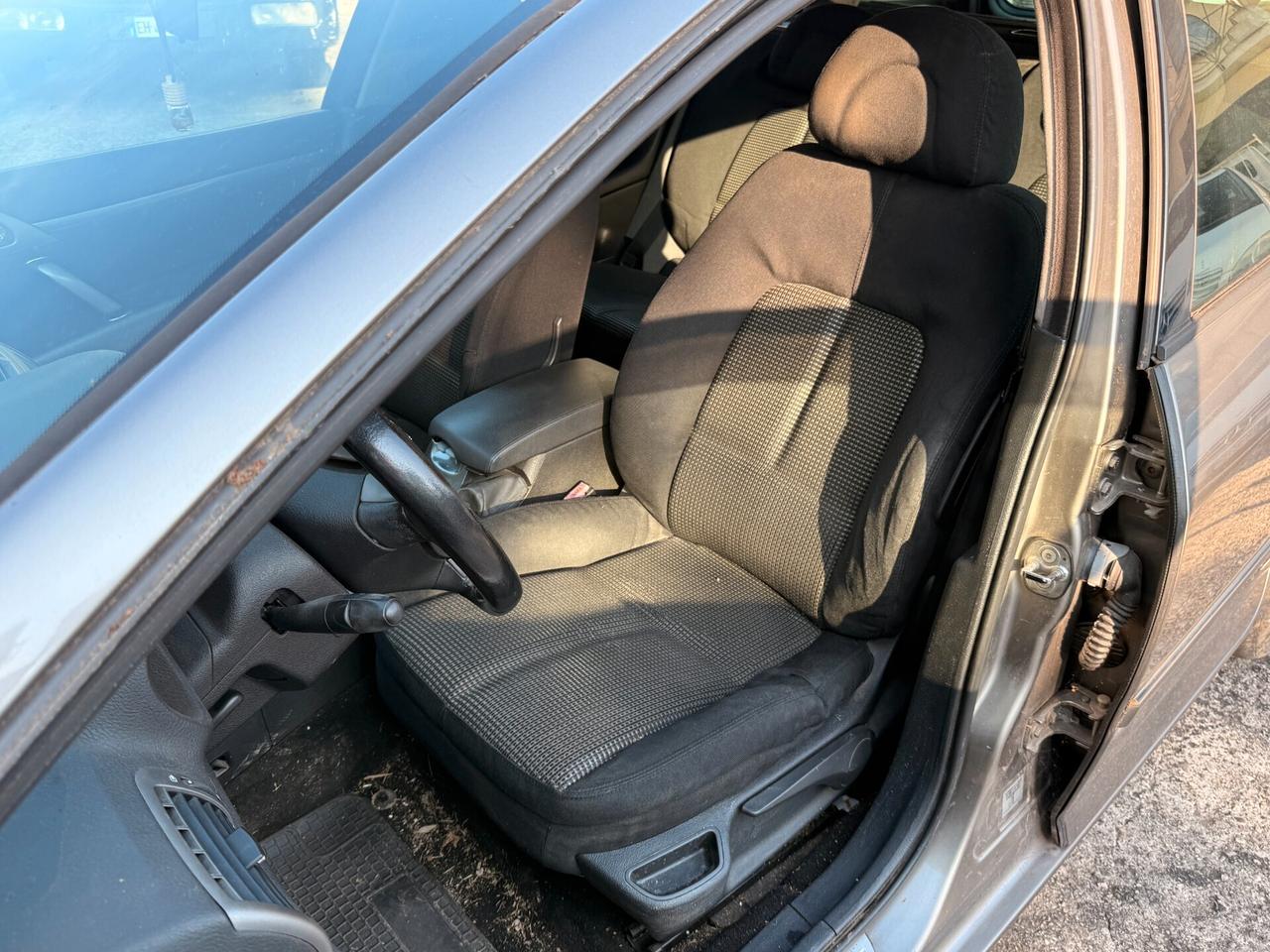 Peugeot 407 HDI Gancio traino 16 quintali