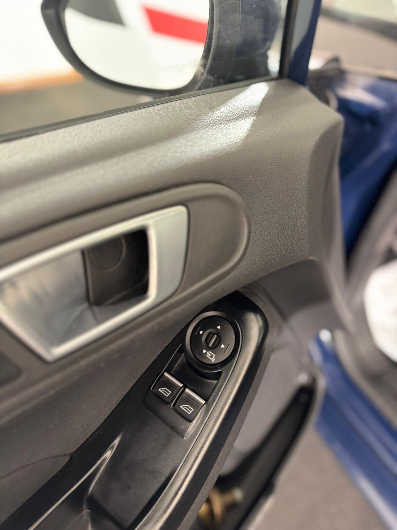 Ford Fiesta Plus 1.4 5 porte Bz.- GPL * NEOPATENTATI*