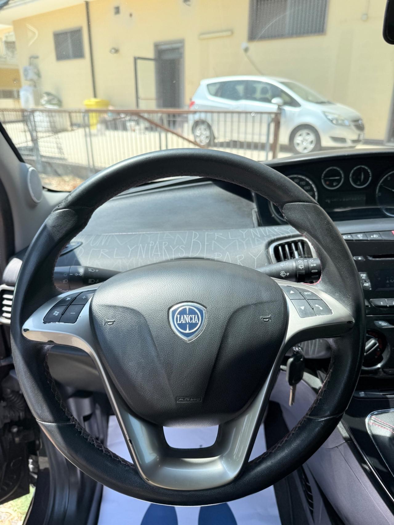 Lancia Ypsilon 0.9 TwinAir 85 CV 5 porte Metano Ecochic Gold