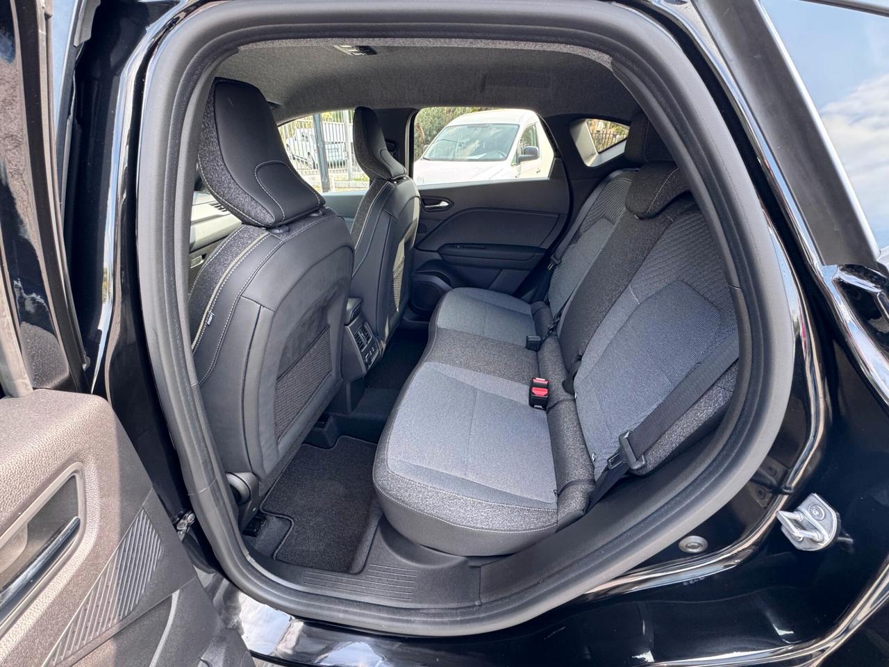 Renault Captur Mild Hybrid 160 CV EDC Techno