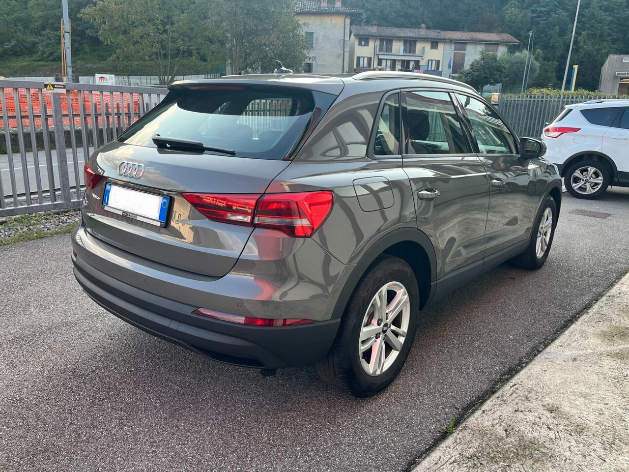 Audi Q3 45 TFSI e S tronic Business