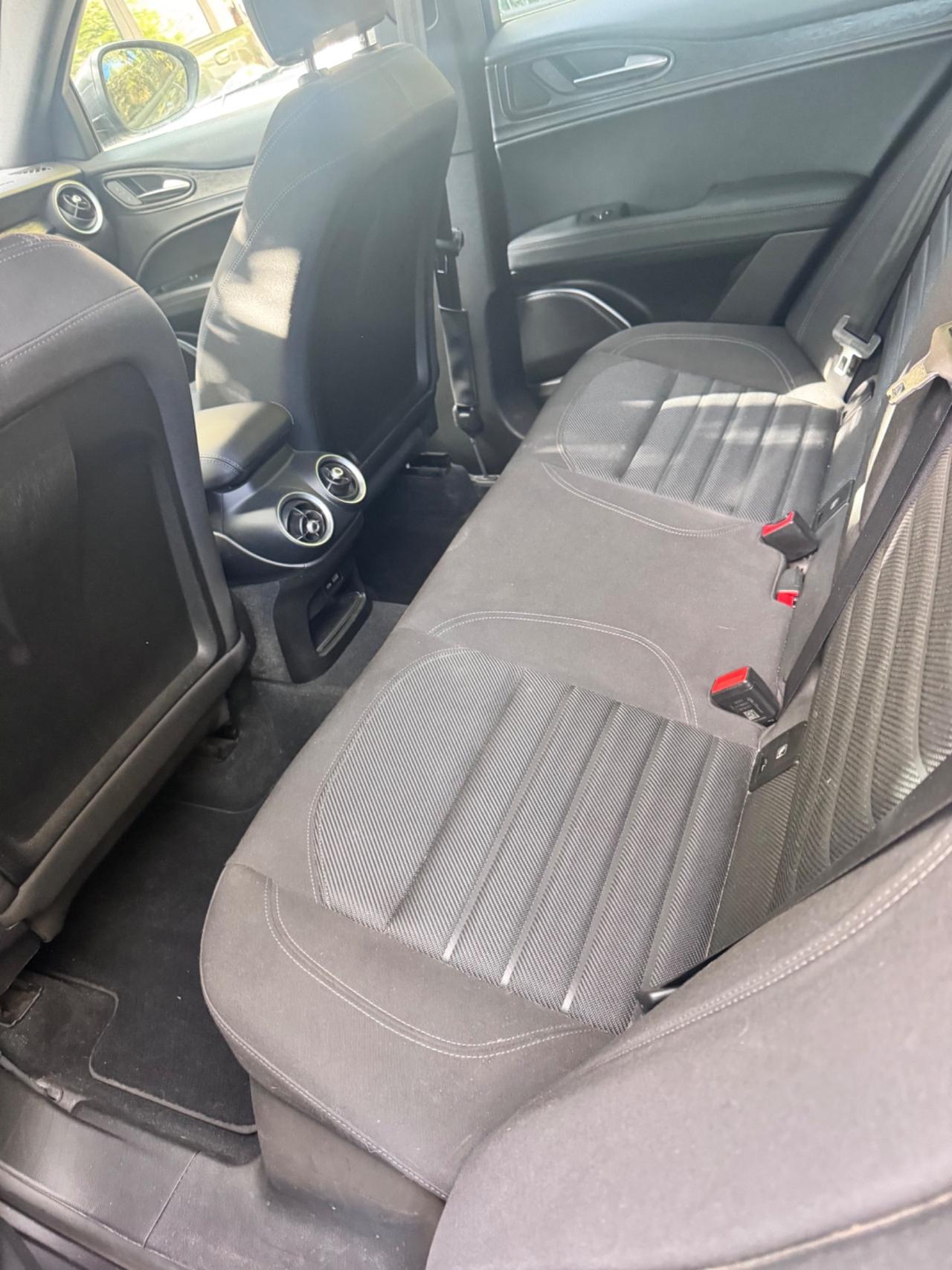 Alfa Romeo Stelvio 2.2 Turbodiesel 190 CV AT8 Q4 Business