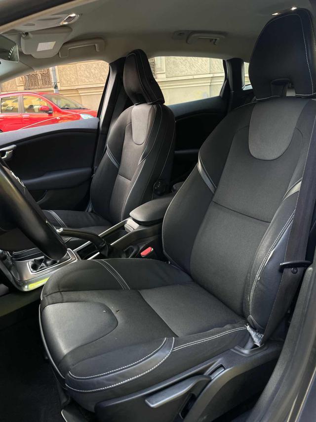 VOLVO V40 D2 1.6 Momentum