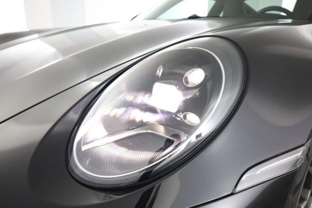 PORSCHE 911 911 Carrera 4