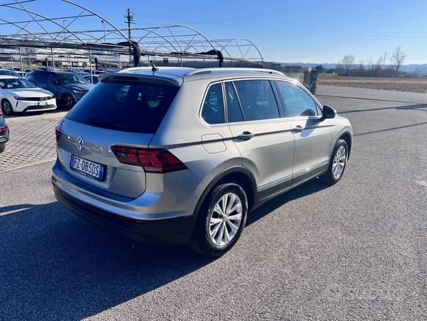 VOLKSWAGEN Tiguan 2.0 TDI SCR DSG Business BlueM