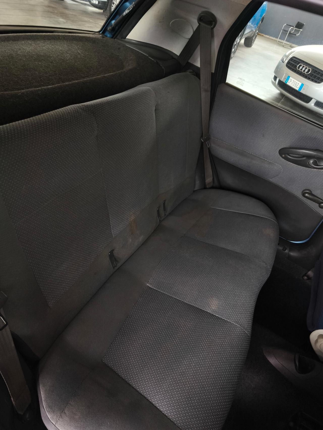 Fiat Punto 1.2i 5 porte