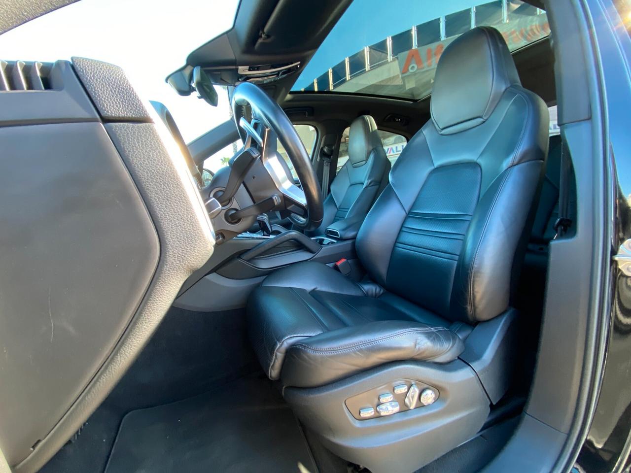 Porsche Cayenne Coupe 3.0 V6 tiptronic