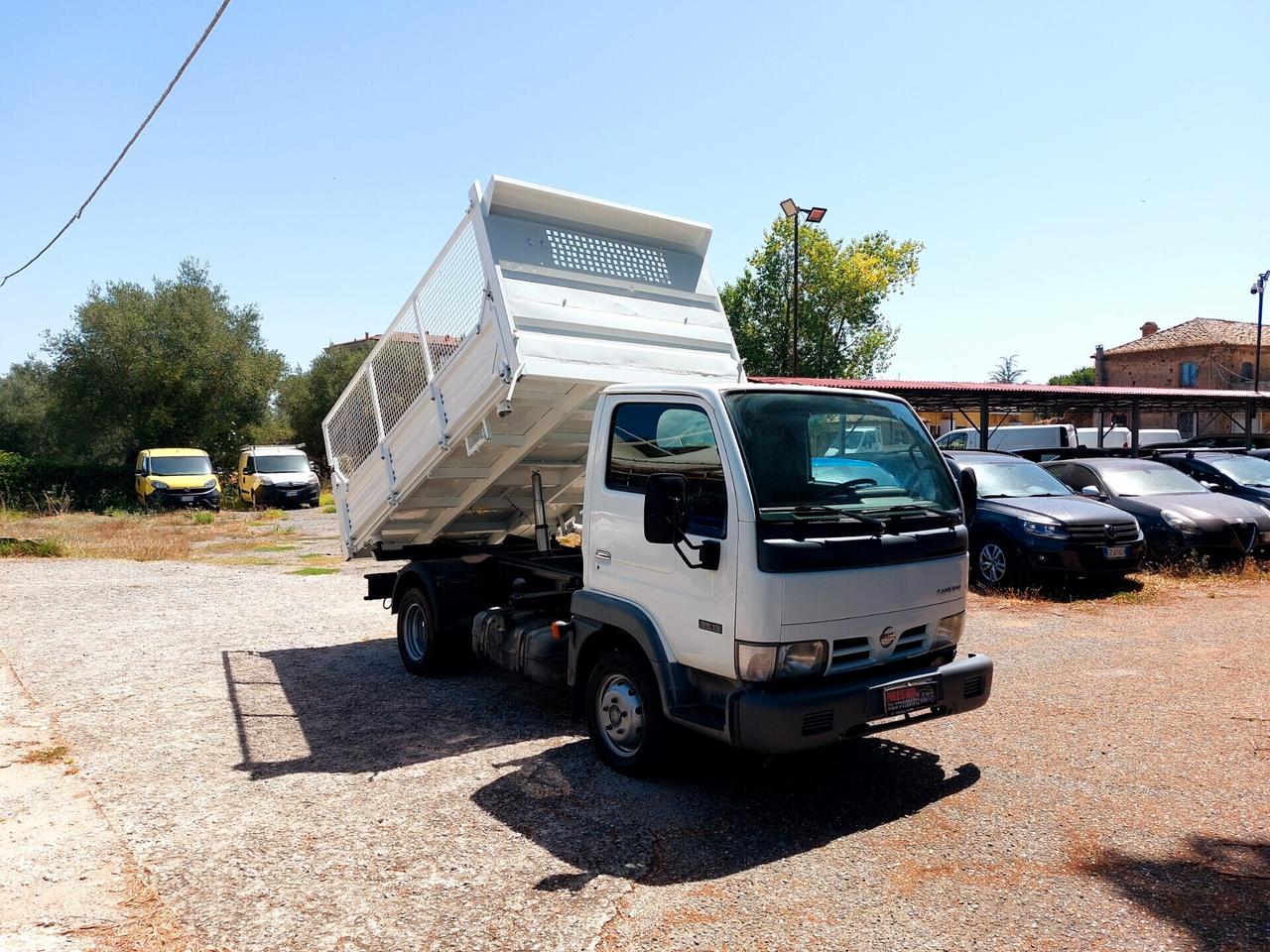Nissan Cabstar 3.0 Tdi 125 CV ribalt. trilat.-2007