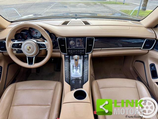PORSCHE Panamera 4s