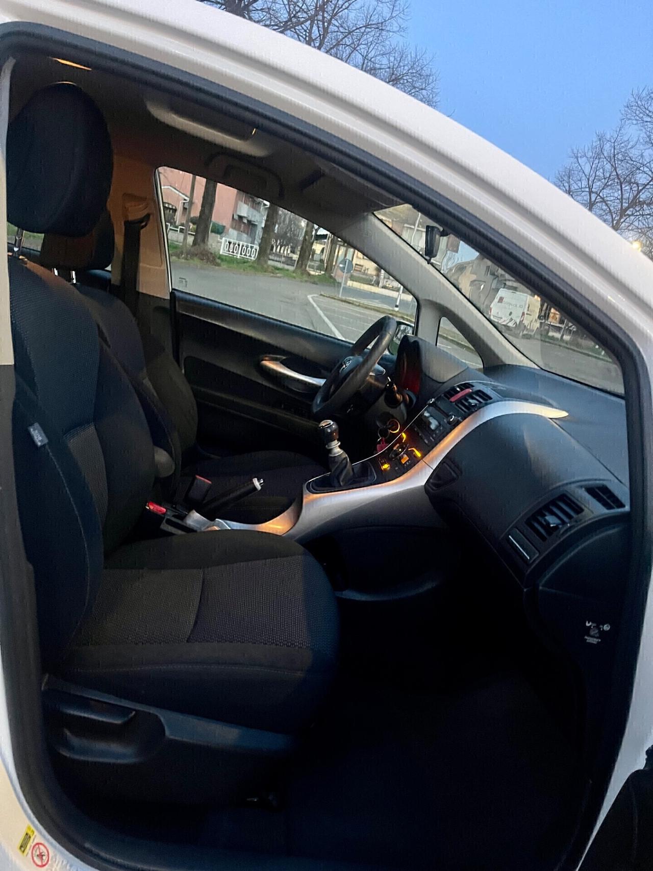 Toyota Auris 2.0 D-4D 5 porte Active