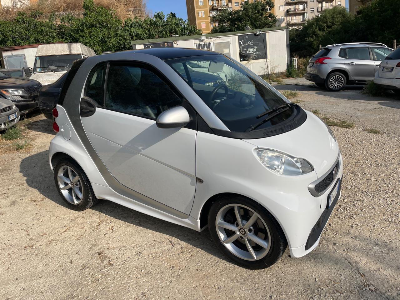 Smart ForTwo 1000 52 kW MHD coupé pure
