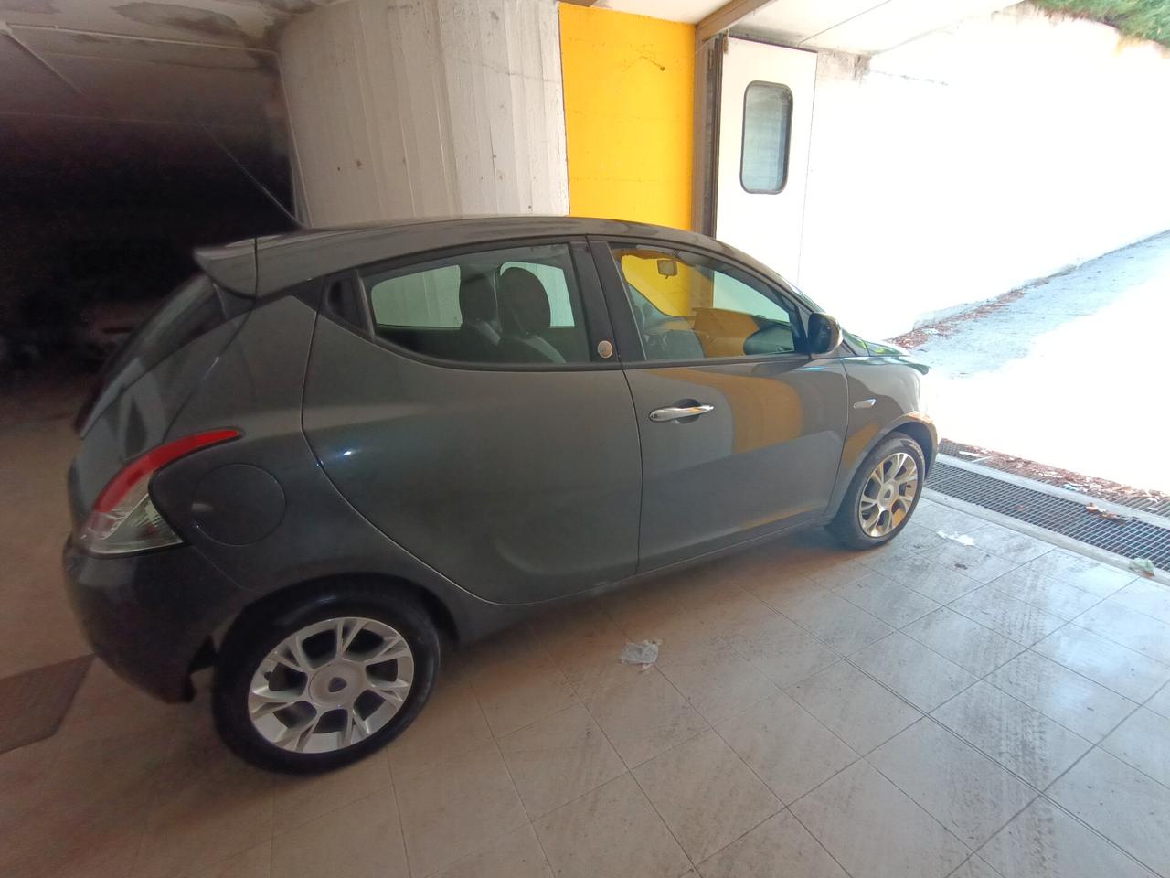Lancia Ypsilon 1.2 69 CV 5 porte GPL Ecochic Gold