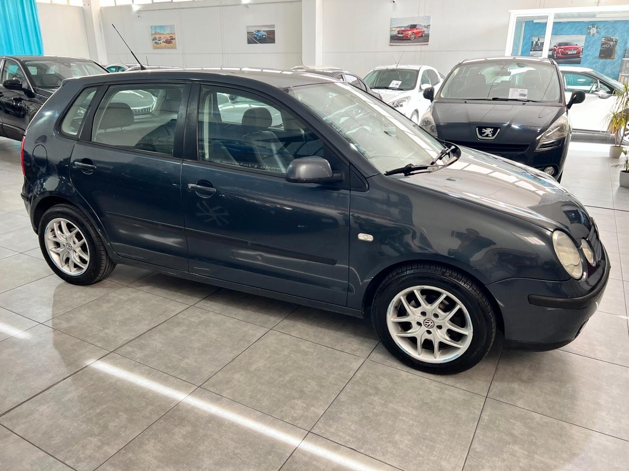 Volkswagen Polo 1.4 75 CV -Trendline - 2004