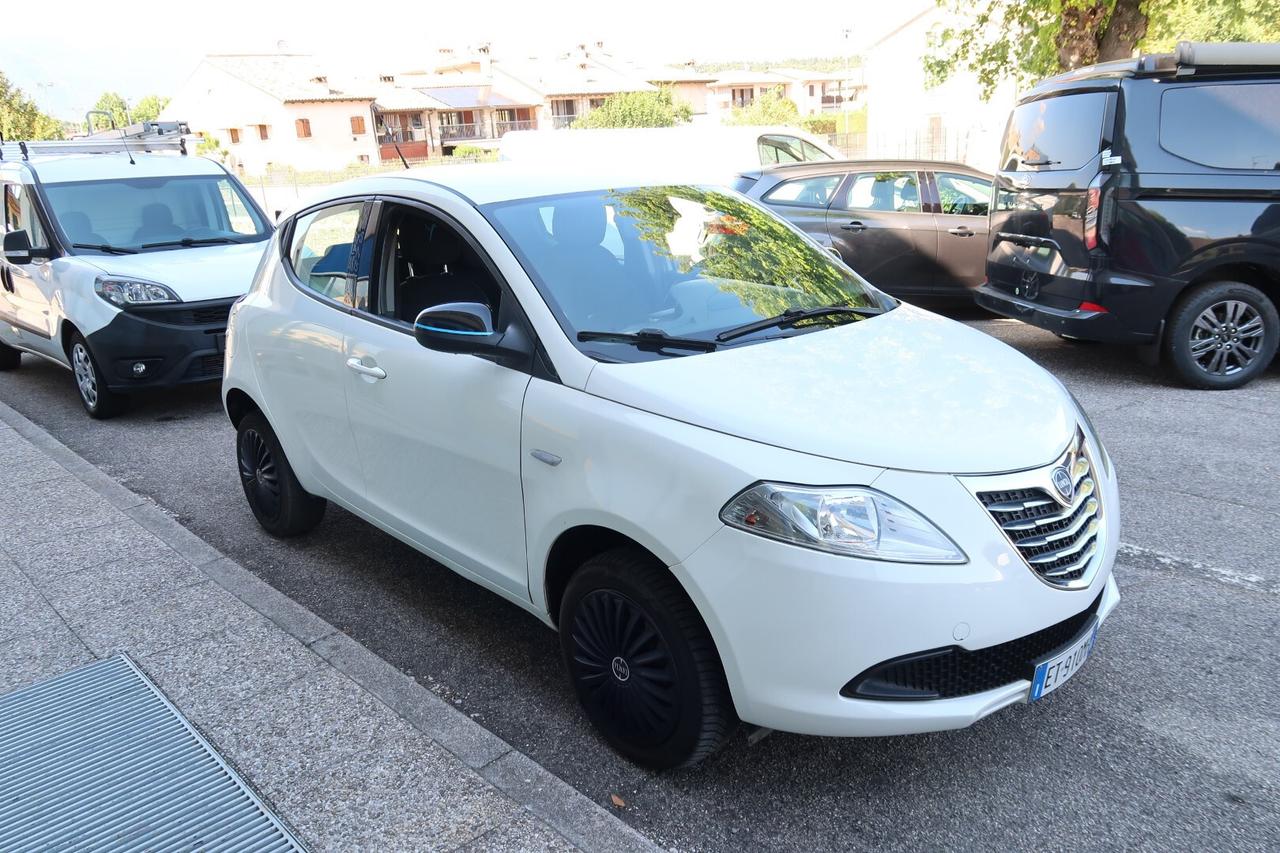 Lancia Ypsilon 0.9 TwinAir 85 CV 5p Metano Elefantino