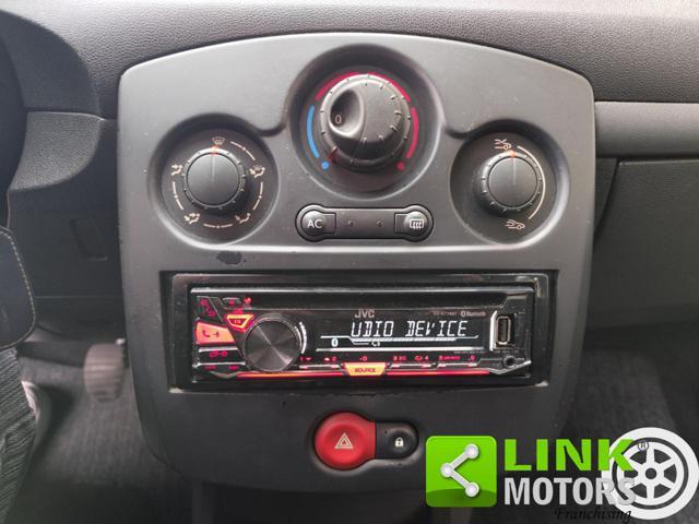 RENAULT Clio 1.2 16V 3 porte Le Iene NEOPATENTATI GAR. INCLUSA