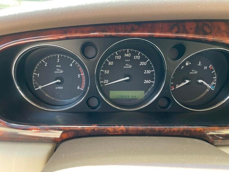 Jaguar XJ 2.7 D V6 cat Executive autom.(207cv)